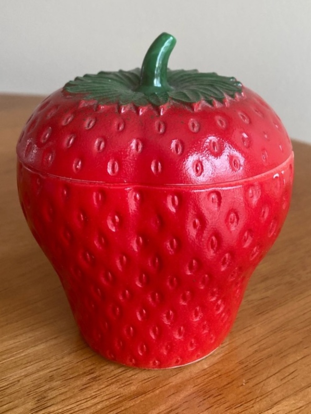 Vintage Glossy Red Strawberry Trinket Jar Green Stem Lid Ceramic EUC - Picture 4 of 12